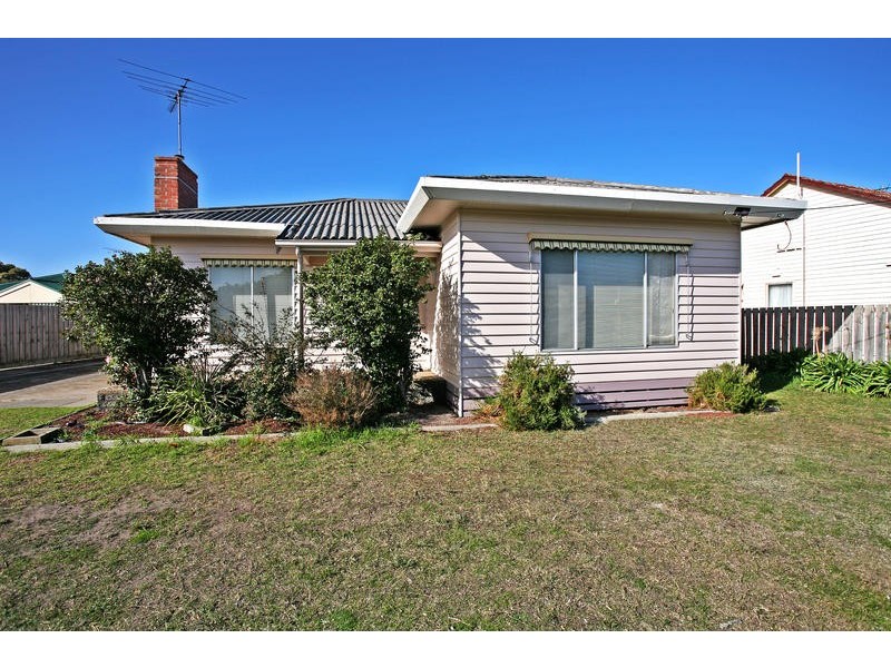 18 Bromley Street, East Geelong VIC 3219