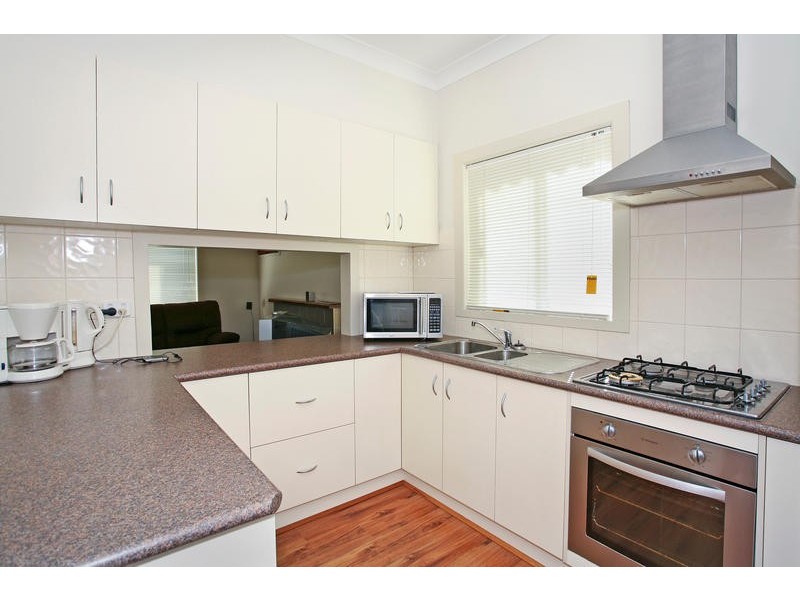 18 Bromley Street, East Geelong VIC 3219