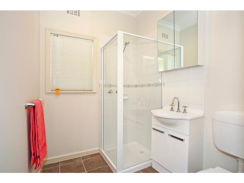 18 Bromley Street, East Geelong VIC 3219