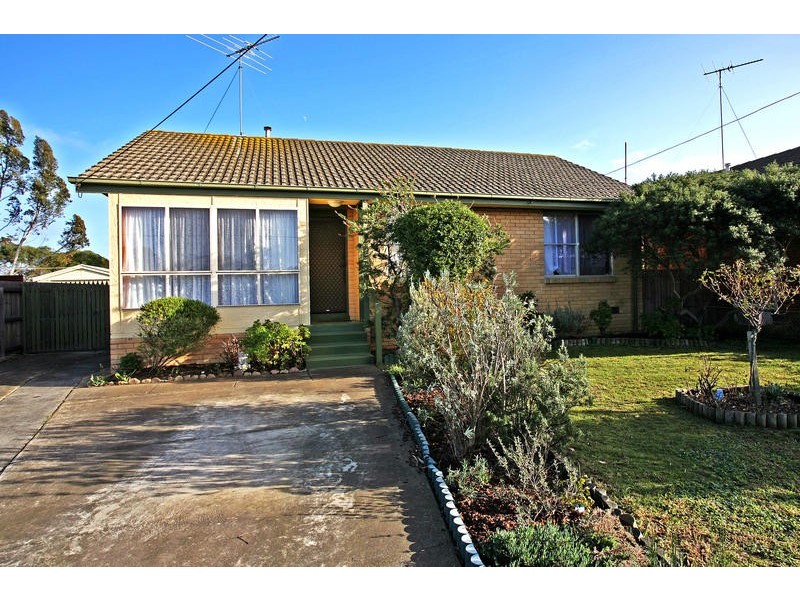 30 Fidge Crescent, Breakwater VIC 3219