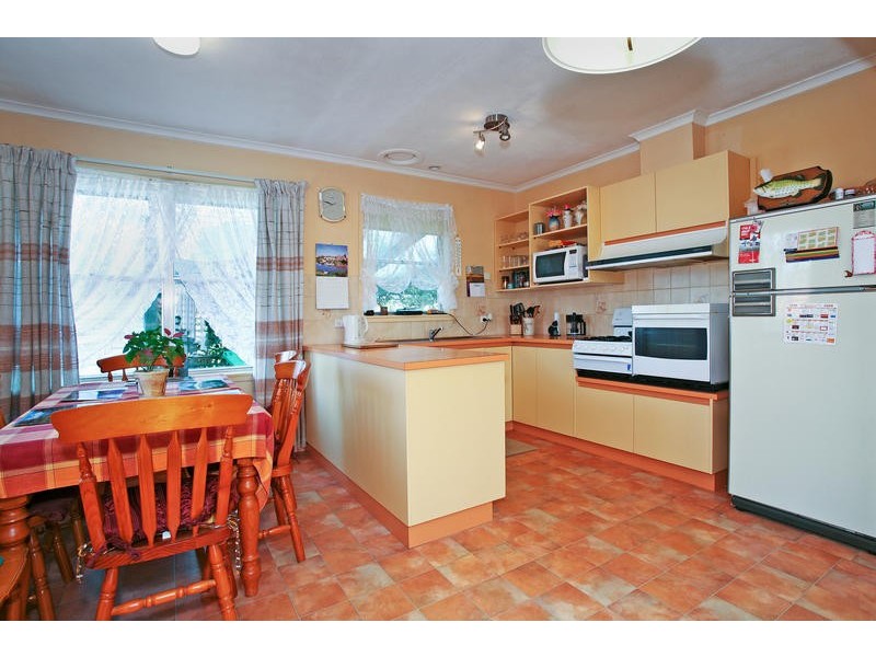 30 Fidge Crescent, Breakwater VIC 3219
