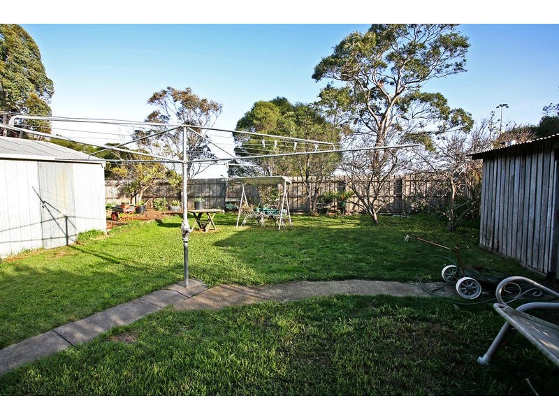 30 Fidge Crescent, Breakwater VIC 3219