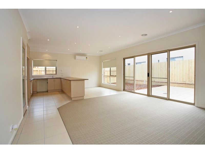 1/32 Blackheath Mews, Waurn Ponds VIC 3216