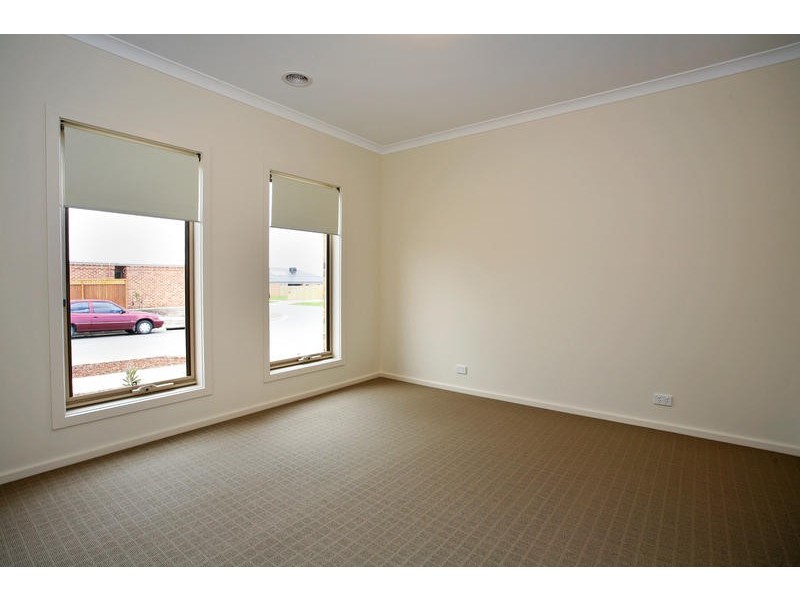 1/32 Blackheath Mews, Waurn Ponds VIC 3216