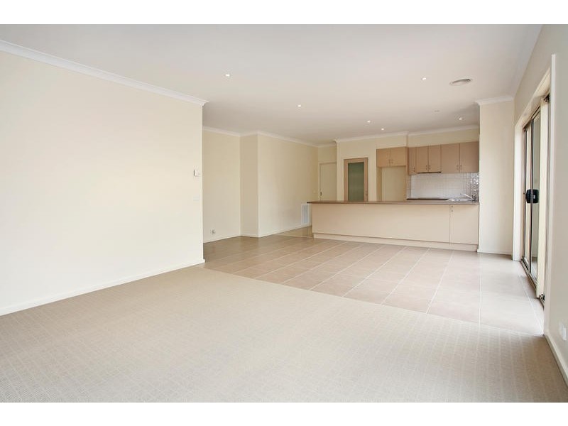 2/32 Blackheath Mews, Waurn Ponds VIC 3216