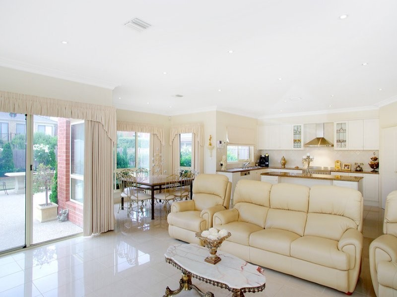 4 Palmerston Place, Highton VIC 3216