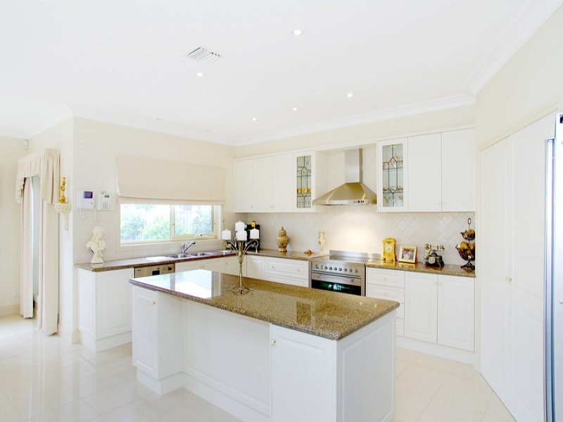 4 Palmerston Place, Highton VIC 3216