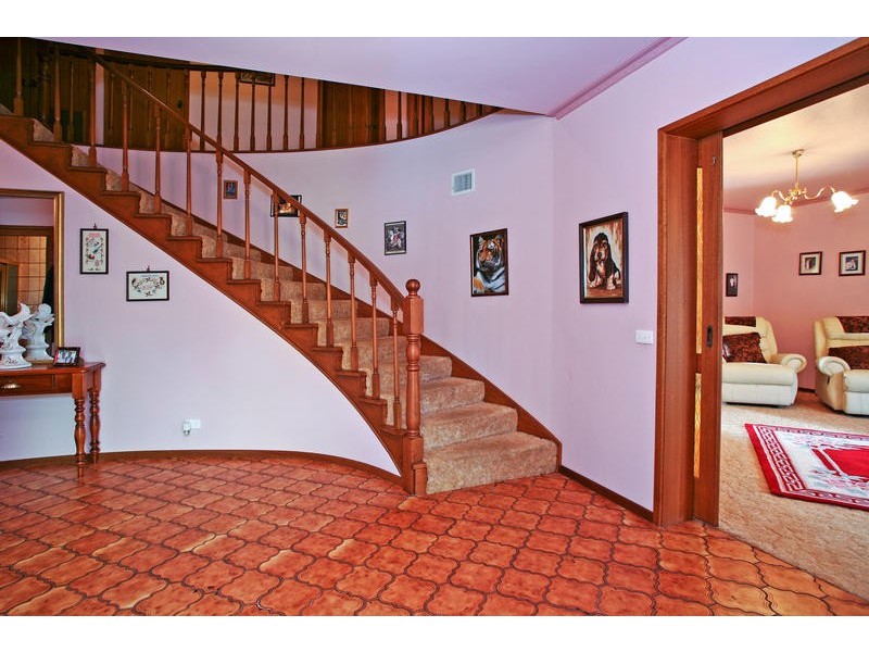 4 Vanessa Avenue, Highton VIC 3216