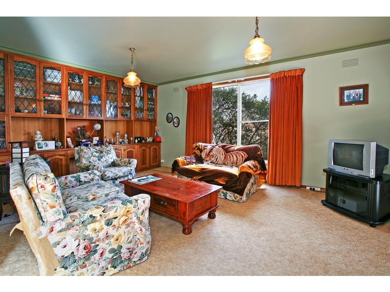 4 Vanessa Avenue, Highton VIC 3216