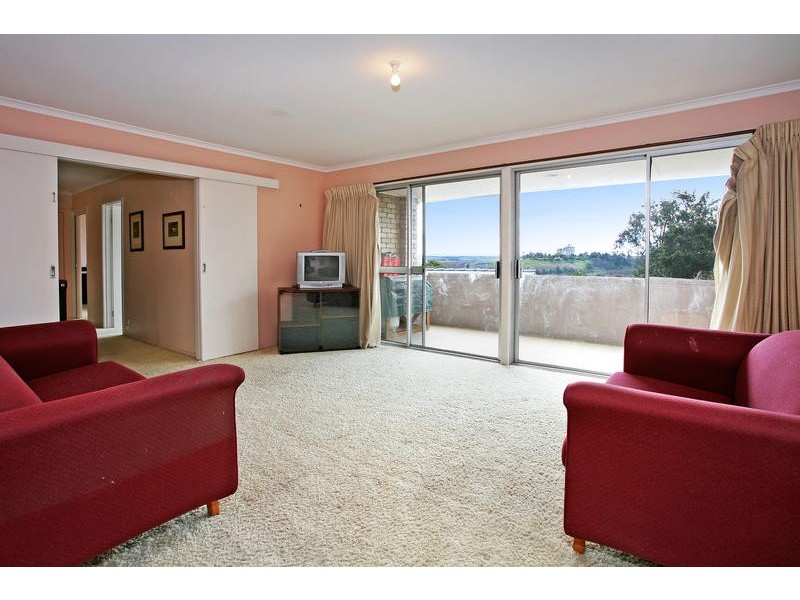 12 Cannes Court, Highton VIC 3216