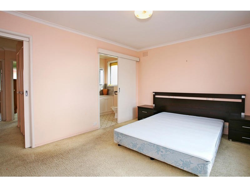 12 Cannes Court, Highton VIC 3216