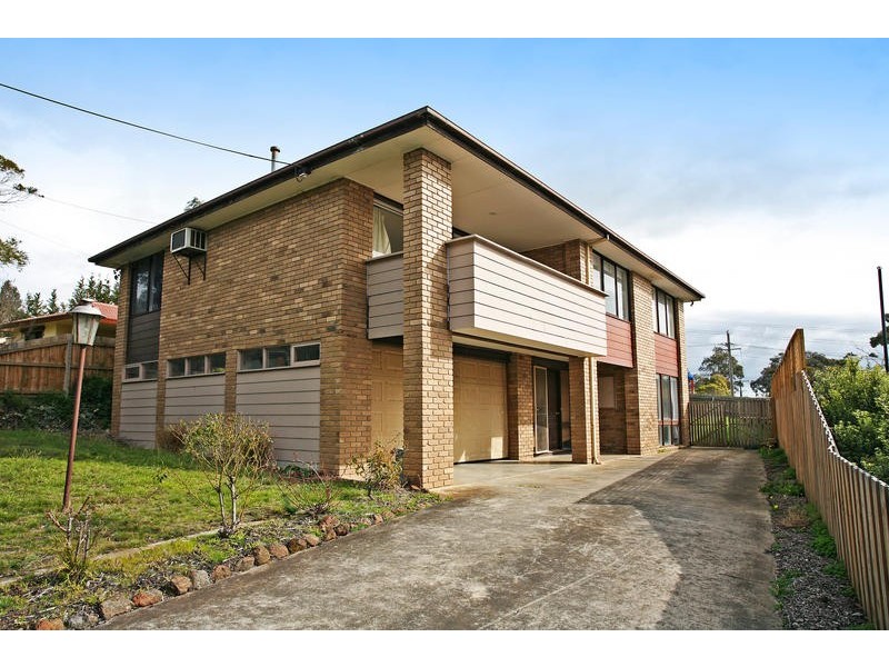 12 Cannes Court, Highton VIC 3216