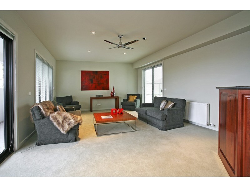 3-20 Eastern Beach Road, Geelong VIC 3220