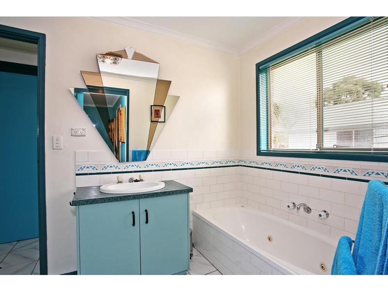 9 Burleigh Drive, Grovedale VIC 3216