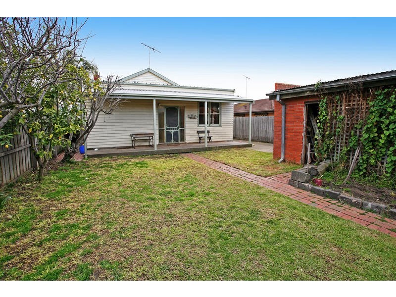 43 Crofton Street, Geelong West VIC 3218