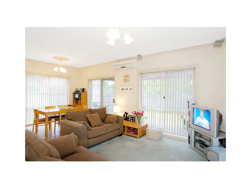 2/144 Heyers Road, Grovedale VIC 3216