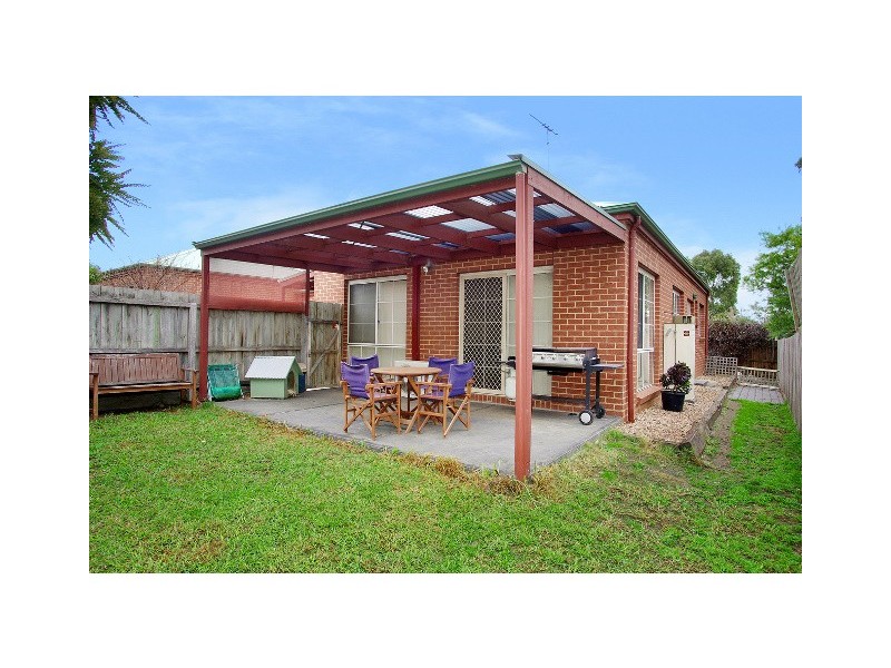 2/144 Heyers Road, Grovedale VIC 3216