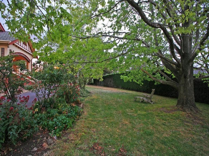 47 South Valley Road, Highton VIC 3216