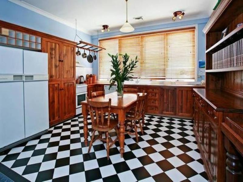 77 Prospect Road, Newtown VIC 3220