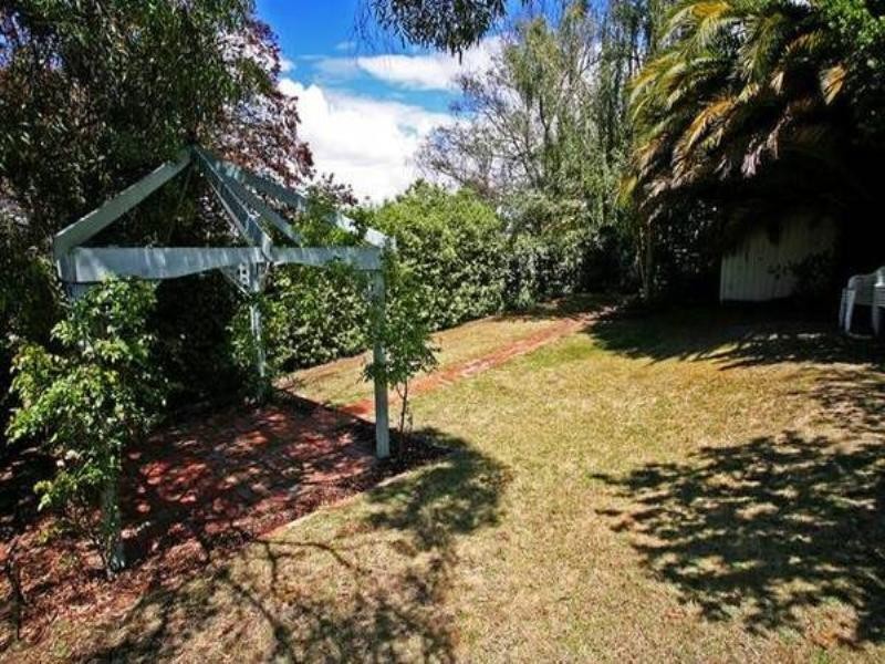 77 Prospect Road, Newtown VIC 3220