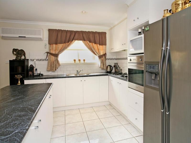 72 Rossack Drive, Waurn Ponds VIC 3216