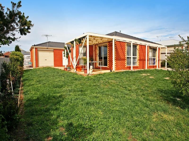 72 Rossack Drive, Waurn Ponds VIC 3216