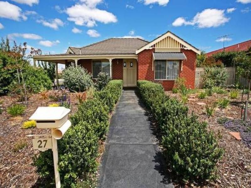 27 Broughton Drive, Highton VIC 3216