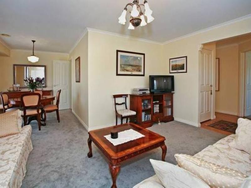 27 Broughton Drive, Highton VIC 3216