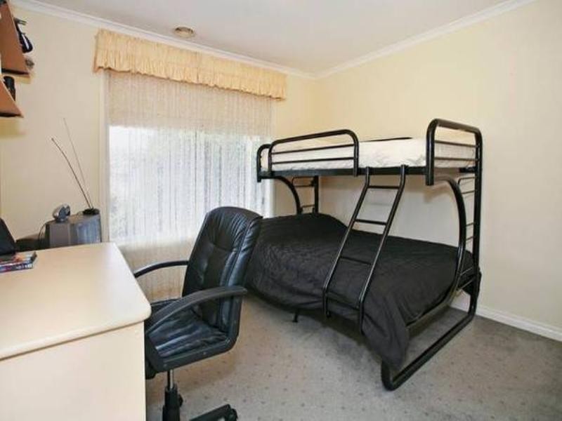 27 Broughton Drive, Highton VIC 3216