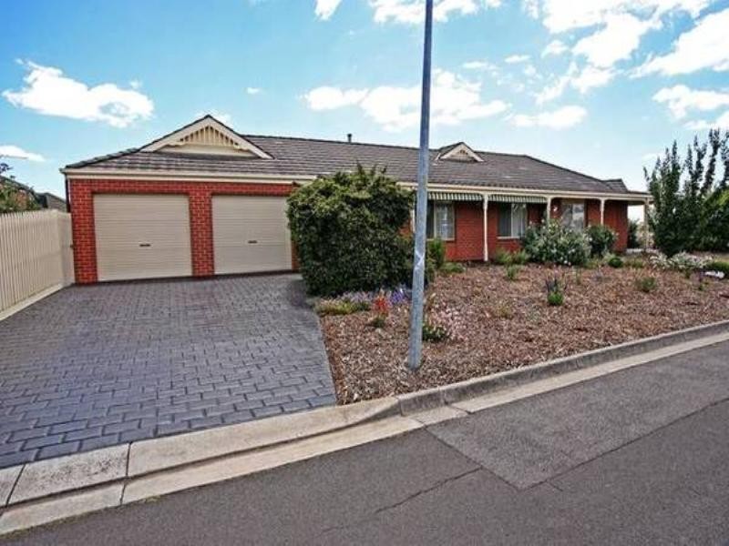 27 Broughton Drive, Highton VIC 3216