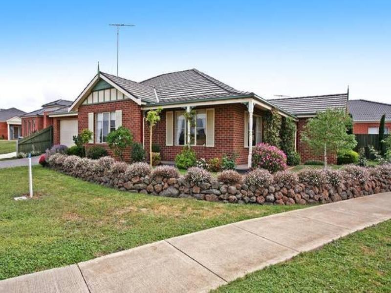 32 Parkwood Drive, Highton VIC 3216