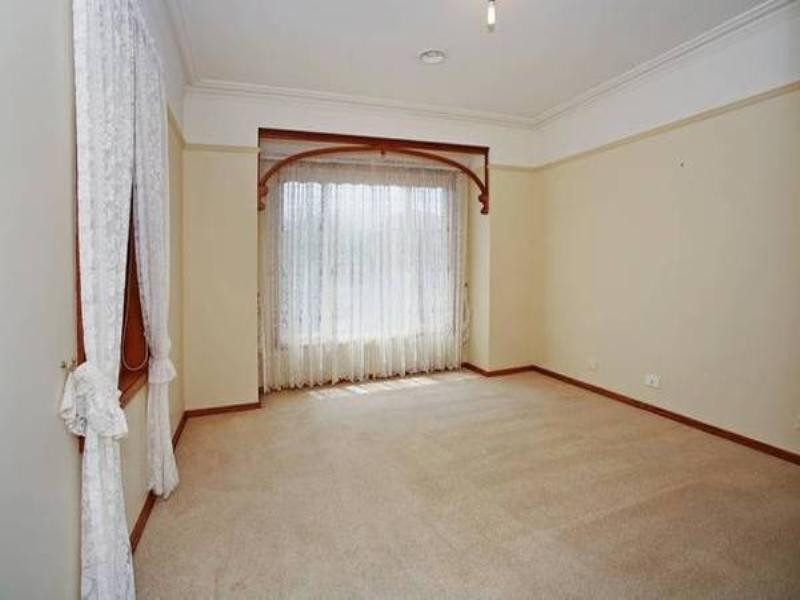 42 Augustine Drive, Highton VIC 3216