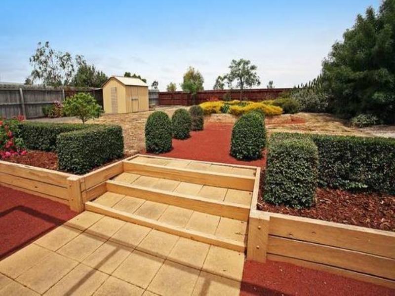 42 Augustine Drive, Highton VIC 3216