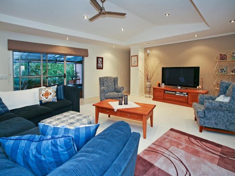 10-12 Brentwood Way, Waurn Ponds VIC 3216