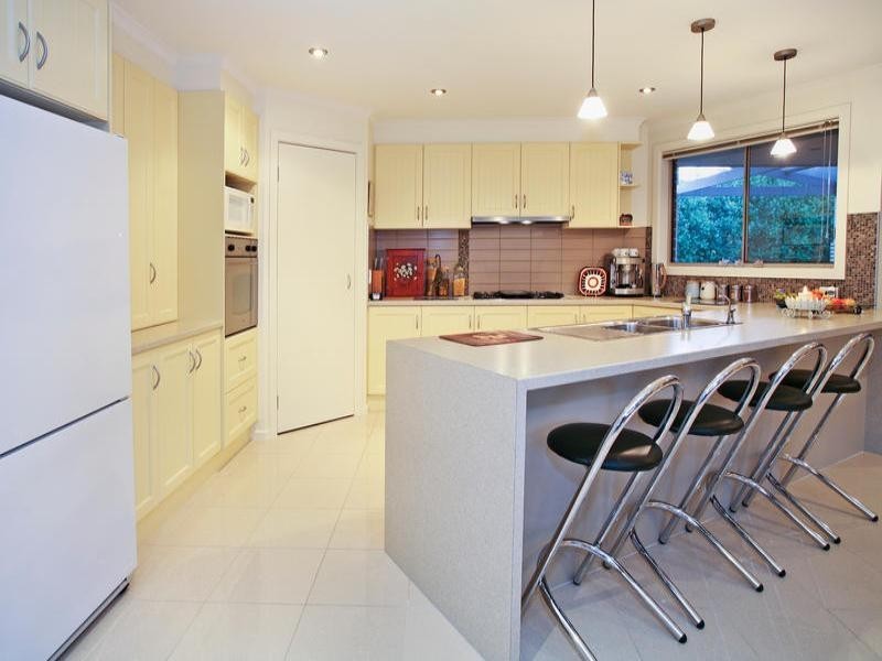 10-12 Brentwood Way, Waurn Ponds VIC 3216