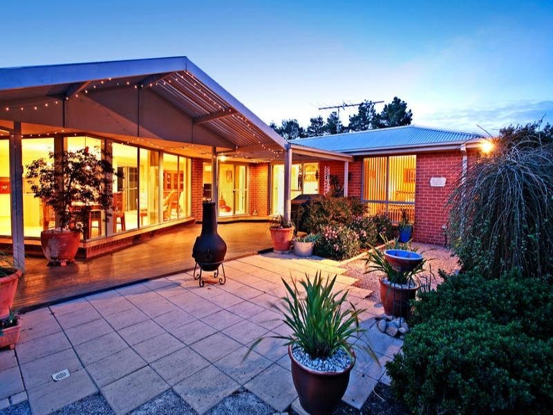 10-12 Brentwood Way, Waurn Ponds VIC 3216