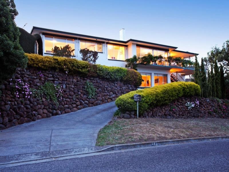48 Culzean Crescent, Highton VIC 3216