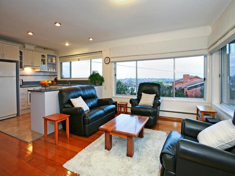 48 Culzean Crescent, Highton VIC 3216