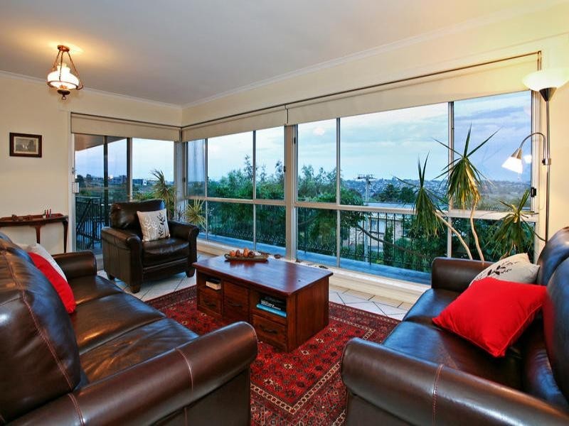 48 Culzean Crescent, Highton VIC 3216