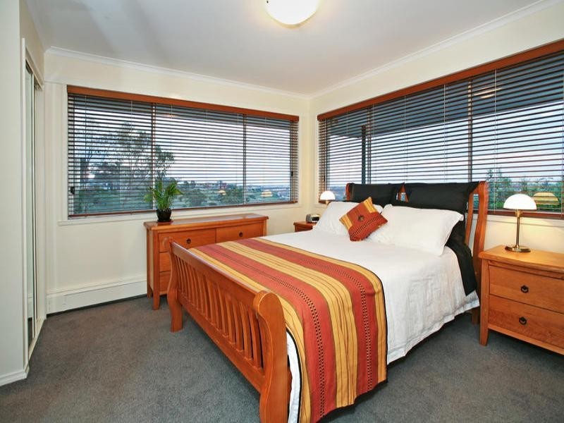 48 Culzean Crescent, Highton VIC 3216