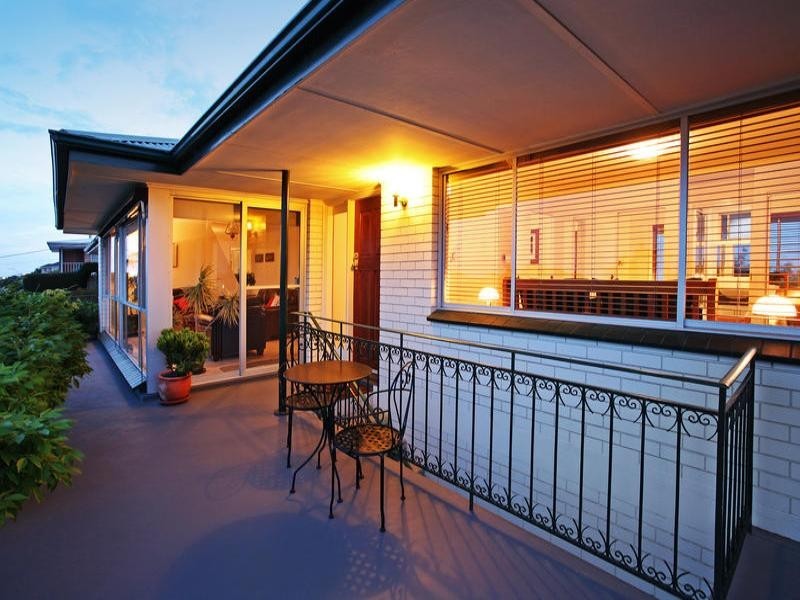 48 Culzean Crescent, Highton VIC 3216