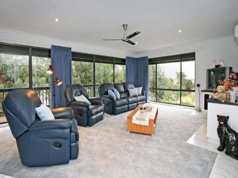 4 Christie Court, Wandana Heights VIC 3216