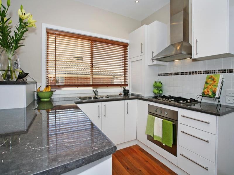 2/21 The Court, Leopold VIC 3224