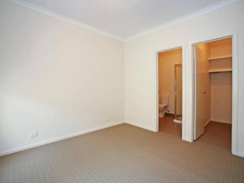 2/32 Blackheath Mews, Waurn Ponds VIC 3216
