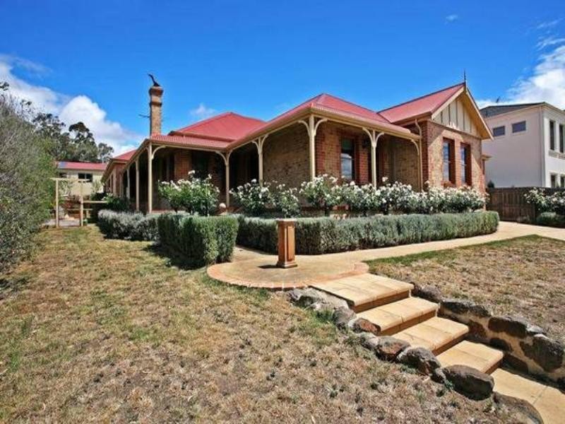 21 Highett Road, Highton VIC 3216