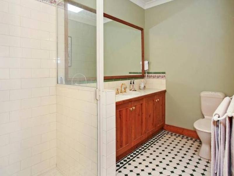 21 Highett Road, Highton VIC 3216