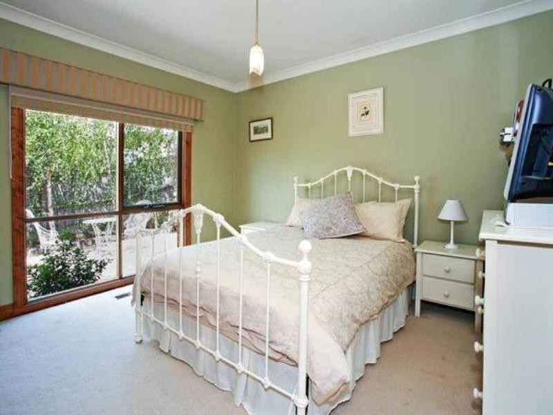 21 Highett Road, Highton VIC 3216