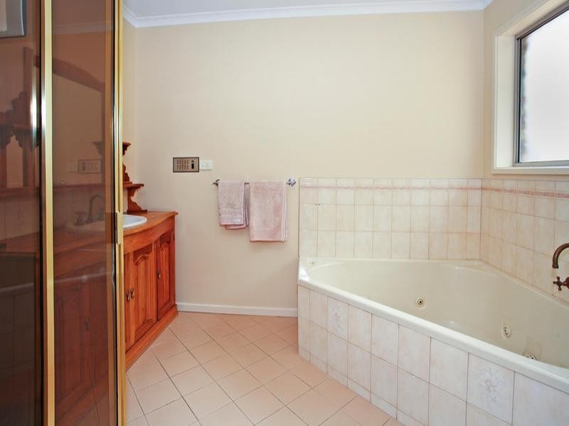 9 Camira Court, Grovedale VIC 3216