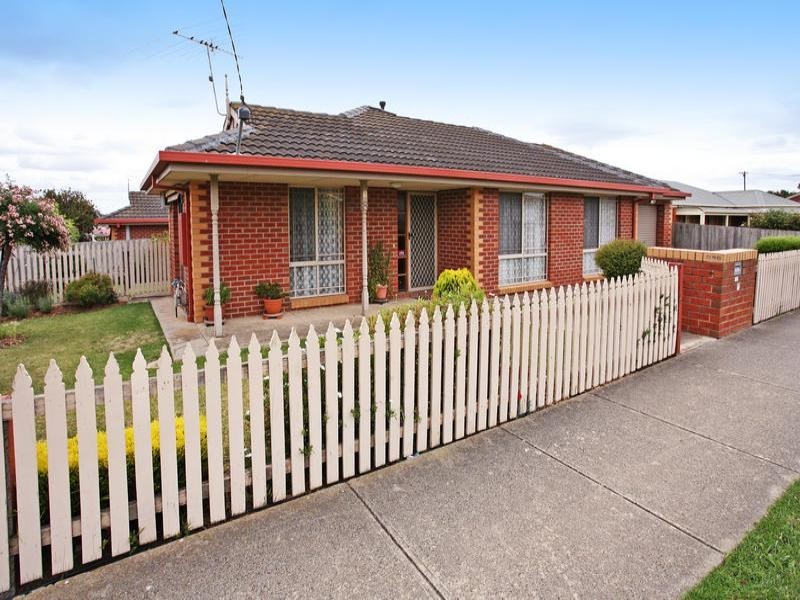 1/8 Corang Avenue, Grovedale VIC 3216