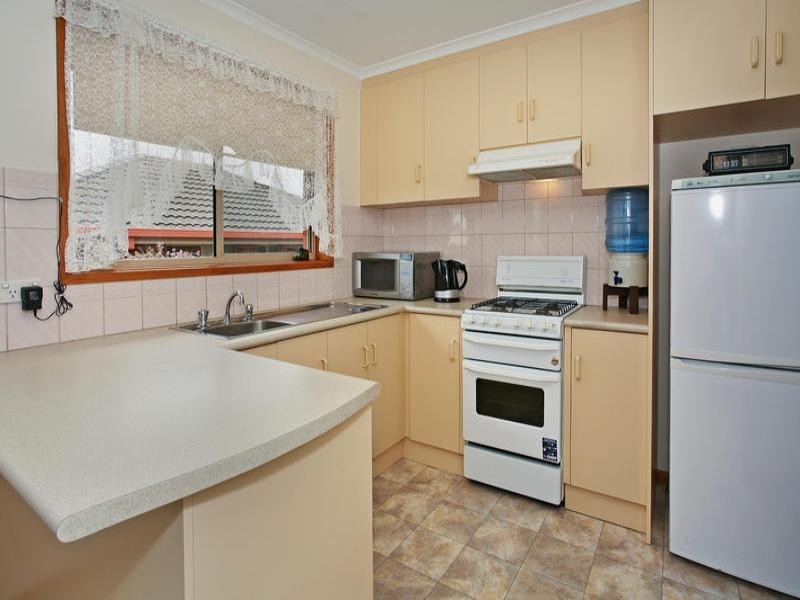 1/8 Corang Avenue, Grovedale VIC 3216